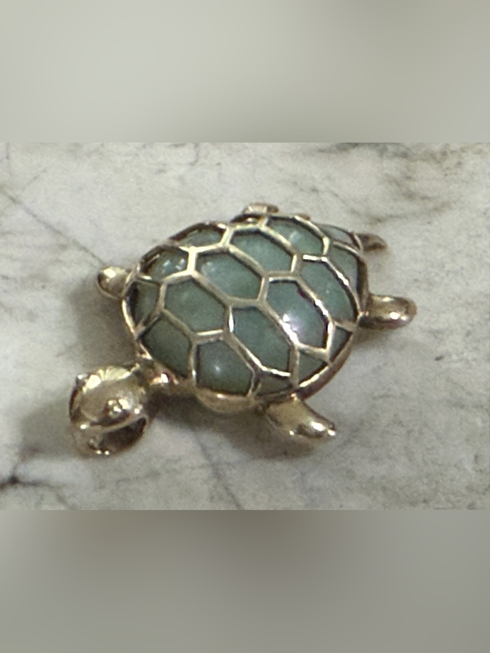 10k yellow gold and jade turtle pendant